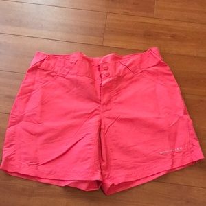 Brand new Columbia Salmon colored fishing shorts